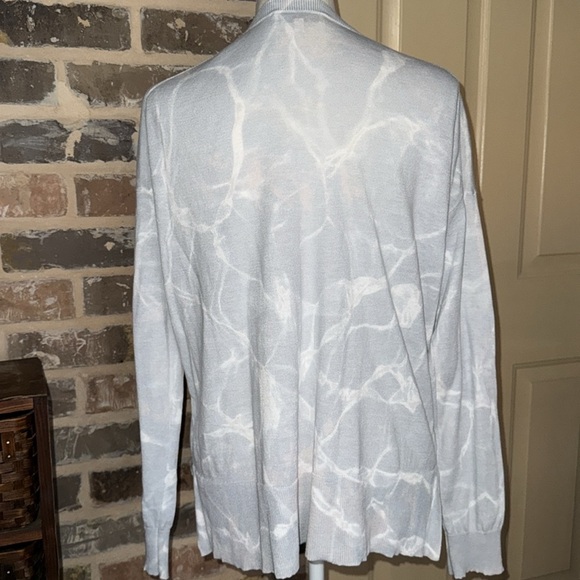 White + Warren Misty Gray Marbled V-Neck Sweater Tie-Dye Lightweight Oversized - Picture 8 of 10